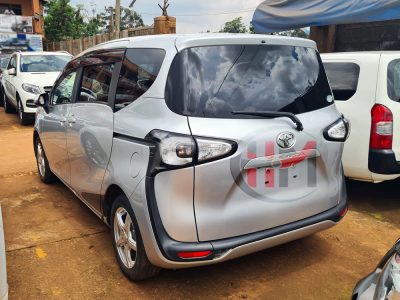2017 TOYOTA SIENTA