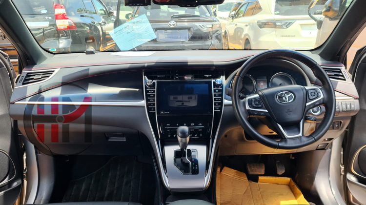 2017 TOYOTA HARRIER HYBRID