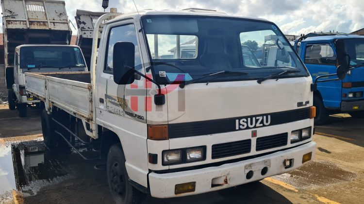 1987 ISUZU ELF 250 TRUCK