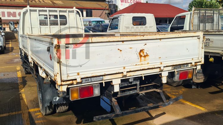 1987 ISUZU ELF 250 TRUCK