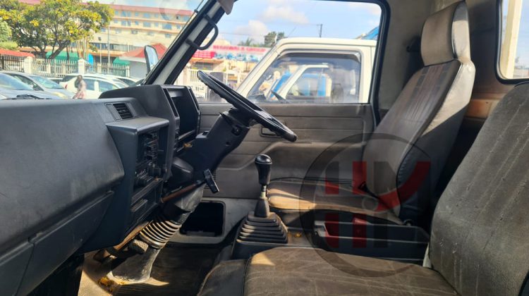 1987 ISUZU ELF 250 TRUCK