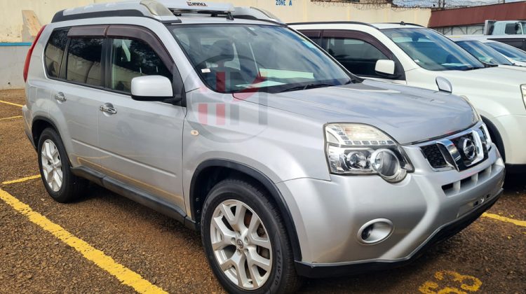 2011 NISSAN X-TRAIL