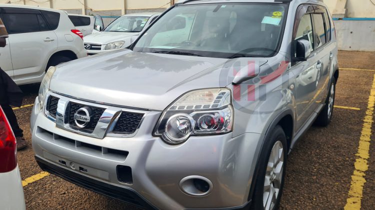2011 NISSAN X-TRAIL