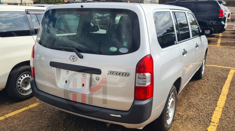 2016 TOYOTA SUCCEED