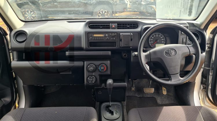 2016 TOYOTA SUCCEED