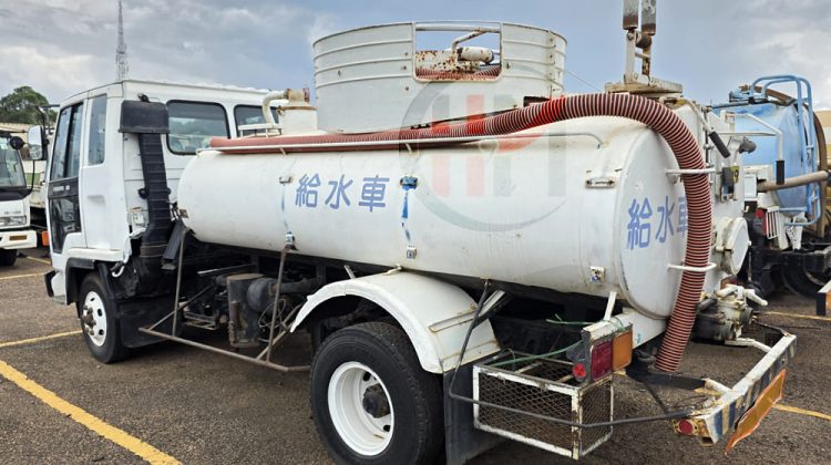 1990 ISUZU FORWARD VACUUM TANKER