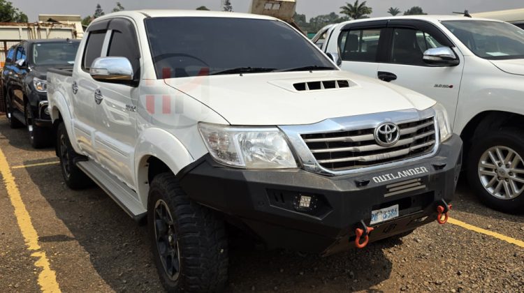 2012 TOYOTA HILUX DOUBLE CABIN