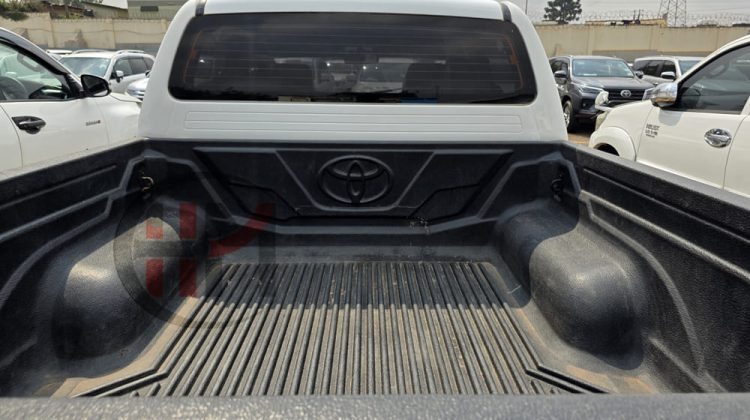 2012 TOYOTA HILUX DOUBLE CABIN