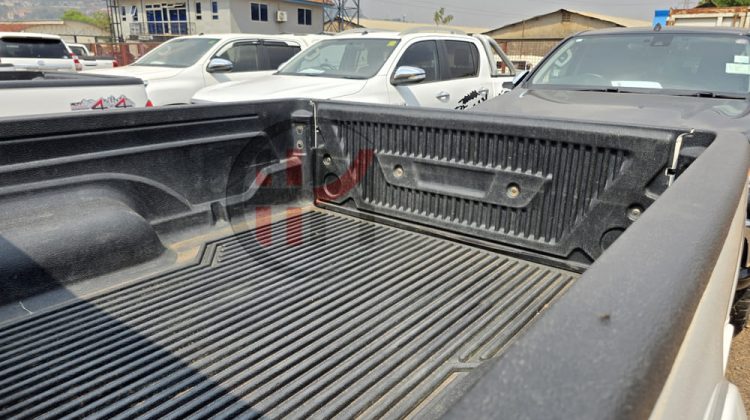 2012 TOYOTA HILUX DOUBLE CABIN