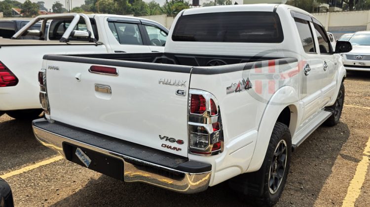 2012 TOYOTA HILUX DOUBLE CABIN