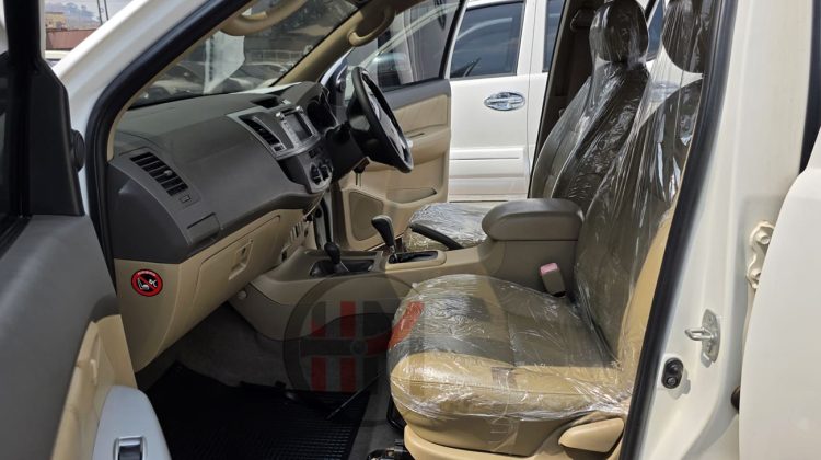 2012 TOYOTA HILUX DOUBLE CABIN