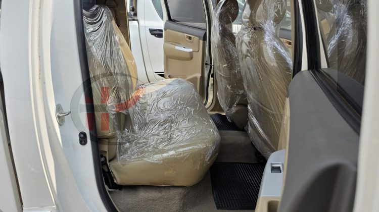 2012 TOYOTA HILUX DOUBLE CABIN