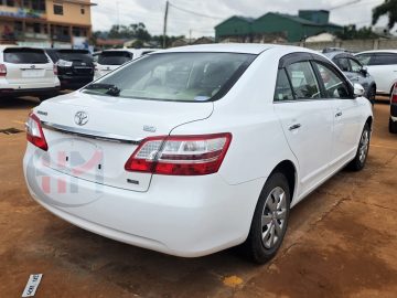 2012 TOYOTA PREMIO
