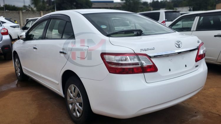 2012 TOYOTA PREMIO