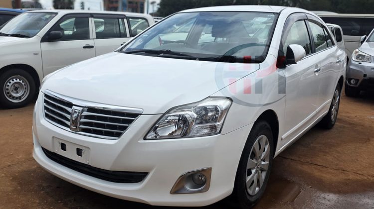 2012 TOYOTA PREMIO