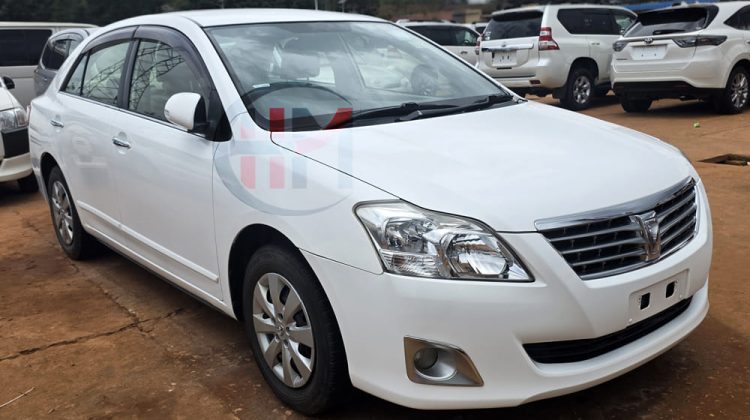 2012 TOYOTA PREMIO