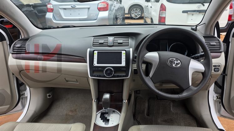 2012 TOYOTA PREMIO