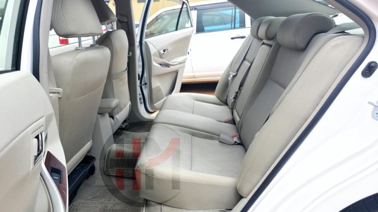 2012 TOYOTA PREMIO