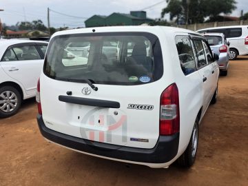 2016 TOYOTA SUCCEED