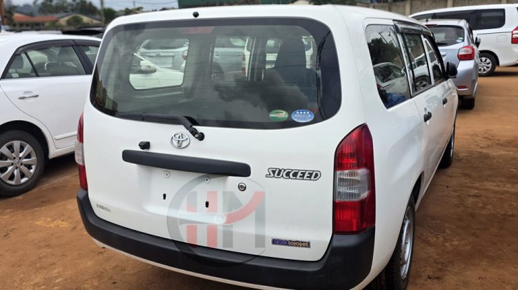 2016 TOYOTA SUCCEED