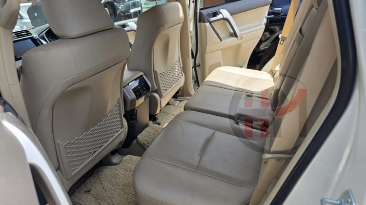 2017 TOYOTA LAND CRUISER PRADO TX