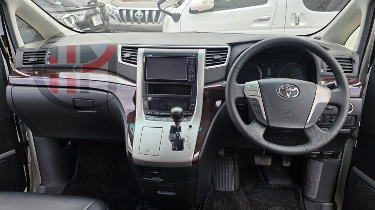 2012 TOYOTA VELLFIRE