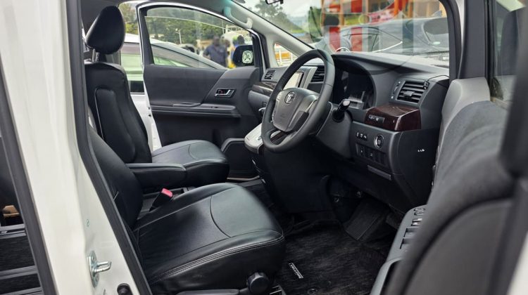 2012 TOYOTA VELLFIRE