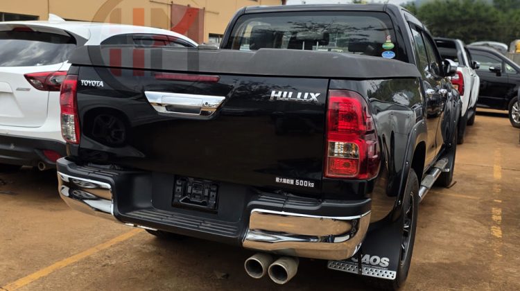 2019 TOYOTA HILUX DOUBLE CABIN