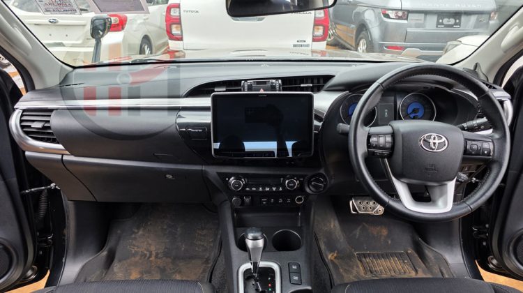 2019 TOYOTA HILUX DOUBLE CABIN