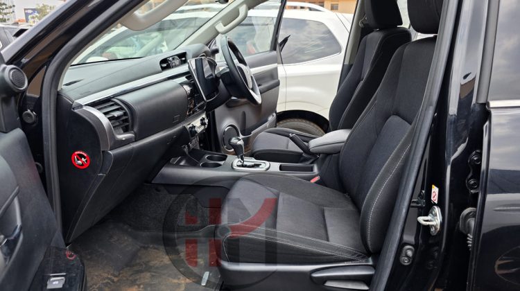 2019 TOYOTA HILUX DOUBLE CABIN