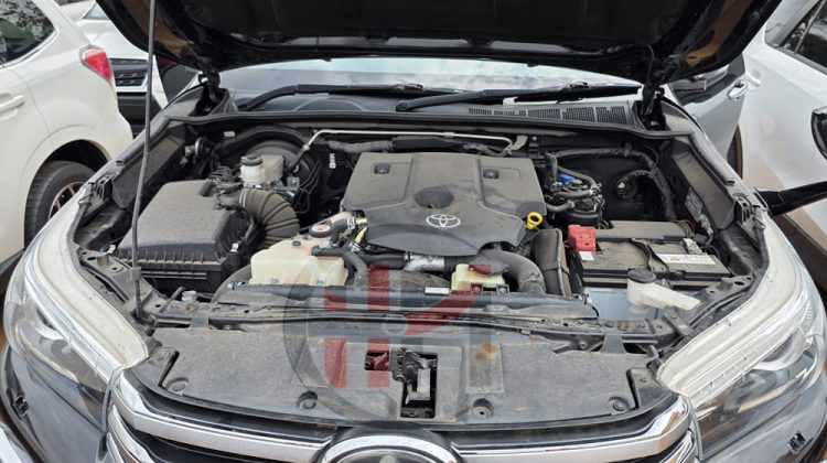 2019 TOYOTA HILUX DOUBLE CABIN