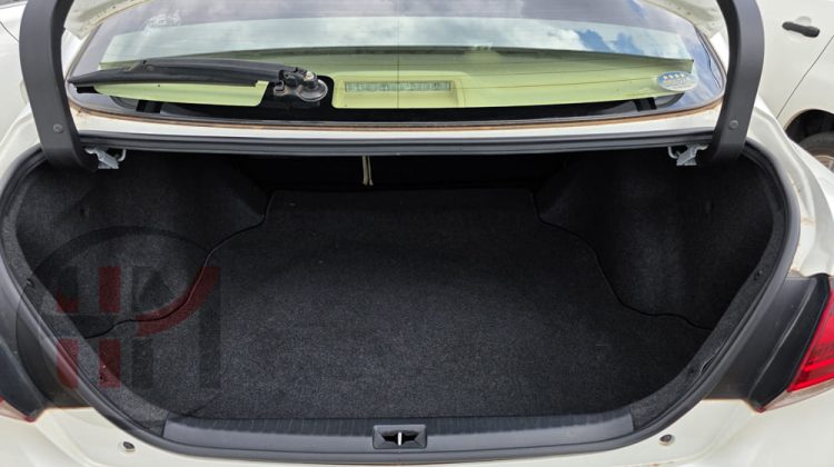 2019 TOYOTA PREMIO
