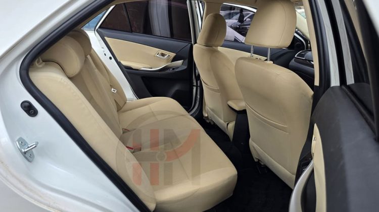 2019 TOYOTA PREMIO