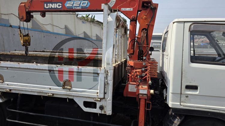 1991 ISUZU ELF CRANE 2 TON TRUCK