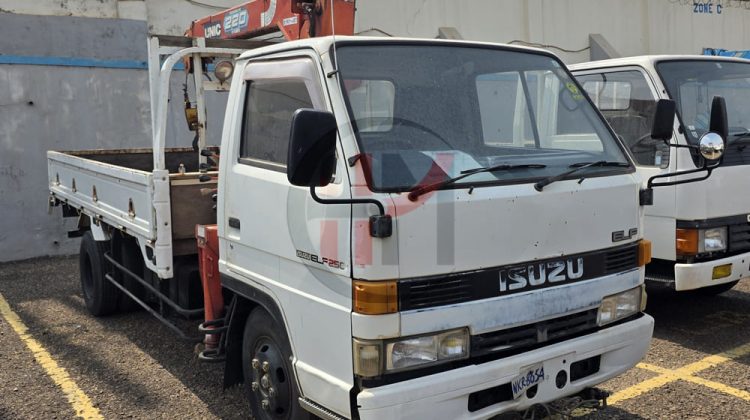 1991 ISUZU ELF CRANE 2 TON TRUCK