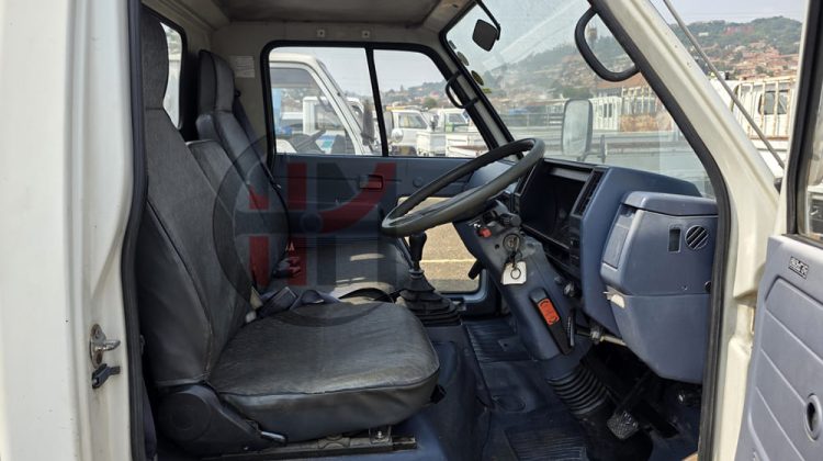 1991 ISUZU ELF CRANE 2 TON TRUCK