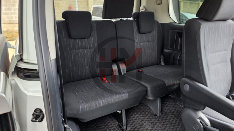 2012 TOYOTA NOAH