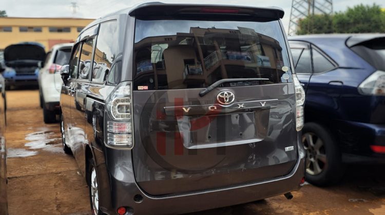 2012 TOYOTA VOXY