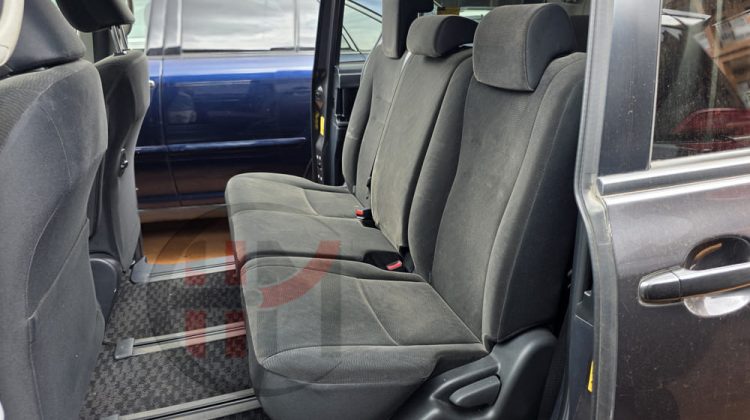 2012 TOYOTA VOXY
