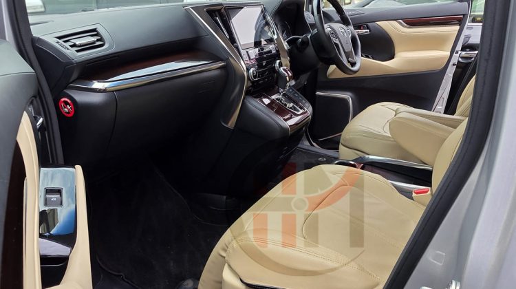 2016 TOYOTA ALPHARD