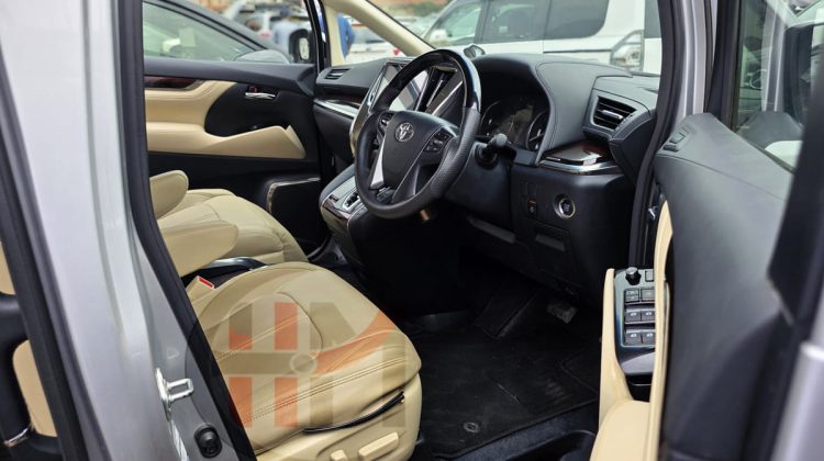 2016 TOYOTA ALPHARD