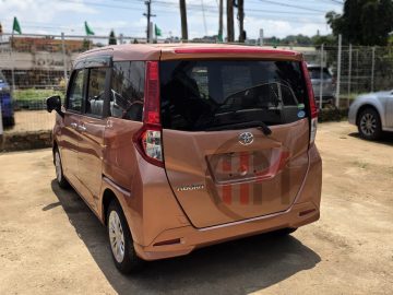 2017 TOYOTA ROOMY