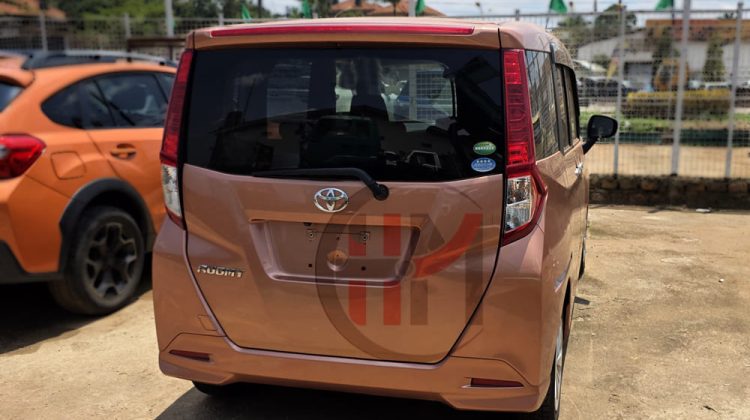 2017 TOYOTA ROOMY