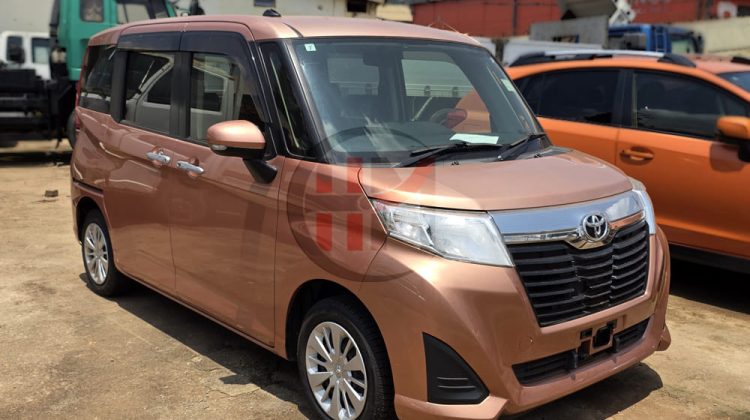 2017 TOYOTA ROOMY