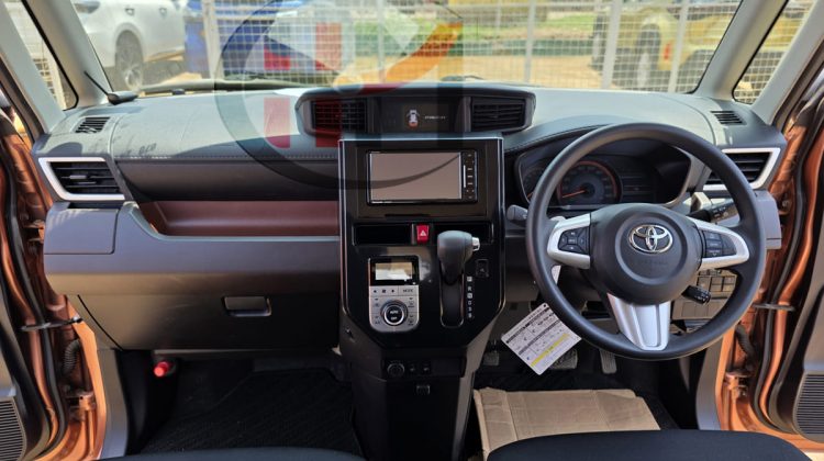 2017 TOYOTA ROOMY