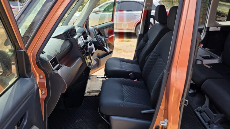 2017 TOYOTA ROOMY