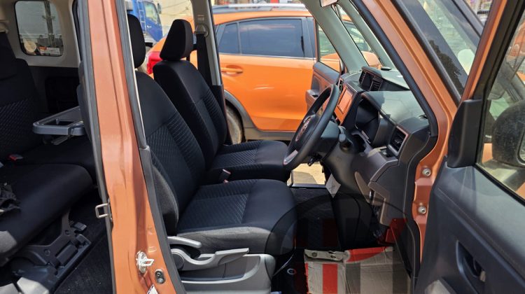 2017 TOYOTA ROOMY
