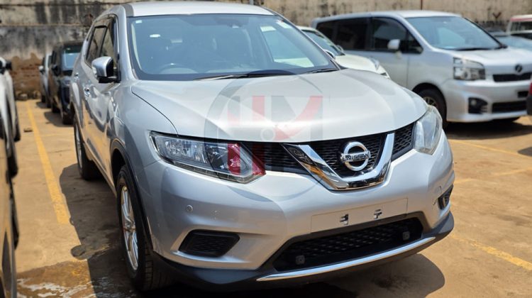 2016 NISSAN X-TRAIL
