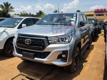 2020 TOYOTA HILUX DOUBLE CABIN