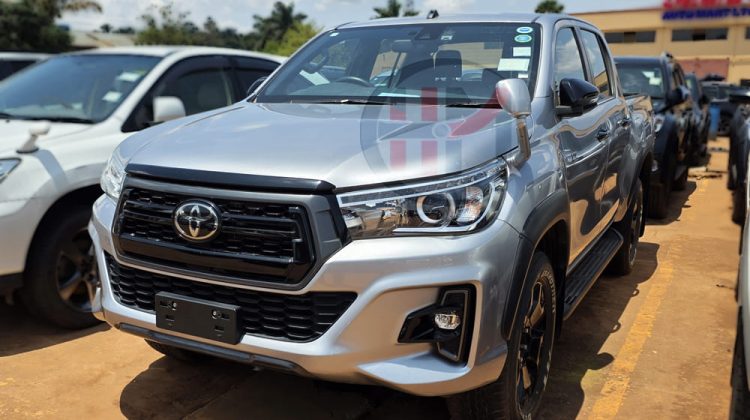 2020 TOYOTA HILUX DOUBLE CABIN